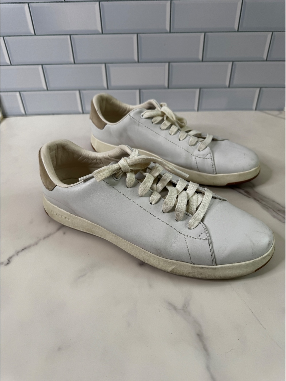 Cole Haan GrandPro Women’s 8.5B White Leather Lace Up Low Top Sneakers